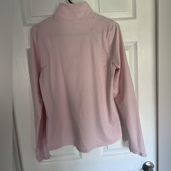 Like New! Light Pink Under Armour 1/2 Zip, size Medium - Picture 9 of 9